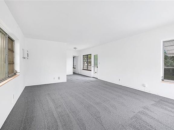 4th image of 87 Isle Of Venice Dr APT 4