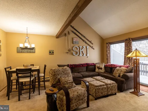 144 Cross Country Ln, Tannersville, PA 18372