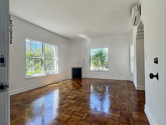 3rd image of 4035 Meridian Ave APT 202
