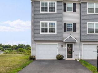 205 Kentwell Dr, York, PA 17406