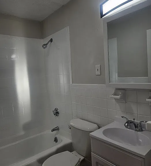 572 Cummins Hwy #6 — Photo 4