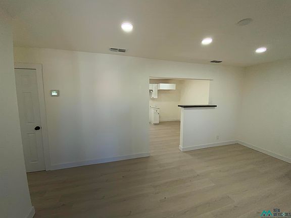 3rd image of 2116 W 1st St