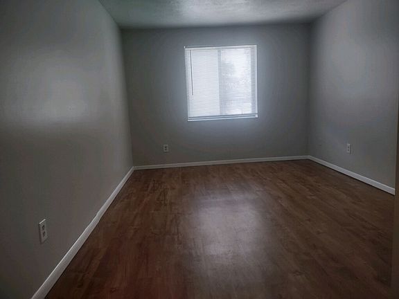 4th image of 3204-3206 Mozart Ave #3204-2