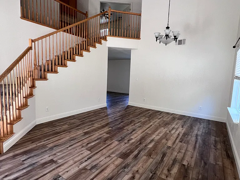 1694 Shay Way — Photo 14