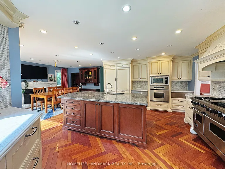 2415 Jarvis St #B4 — Photo 10