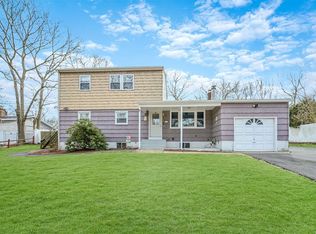 42 Fisk Rd, Holtsville, NY 11742