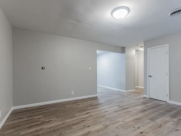 404 S Urbana Ave — Photo 17
