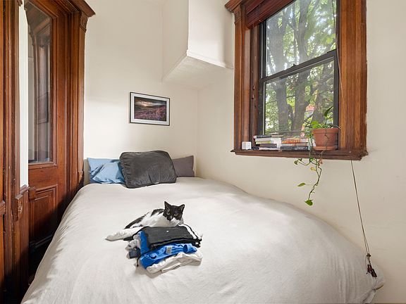 4th image of 244 Garfield Pl #4