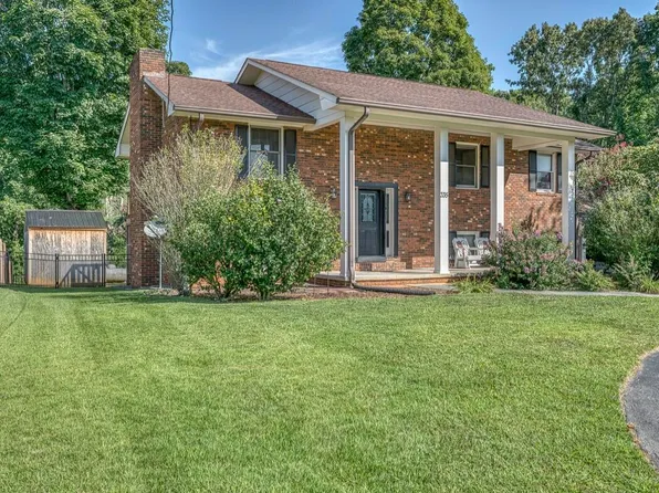 335 Max Jett Rd, Johnson City, TN 37601