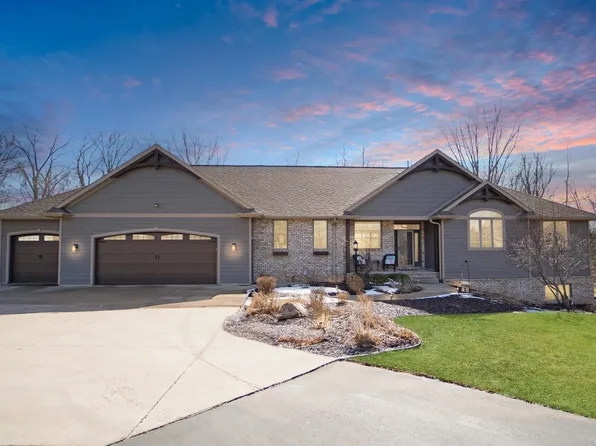 W8607 Quiet Ln, Hortonville, WI 54944