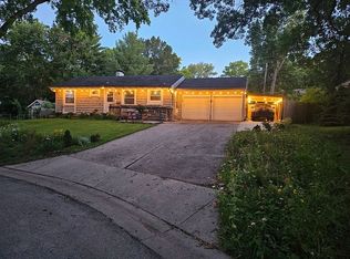4805 W 77th Pl, Prairie Village, KS 66208