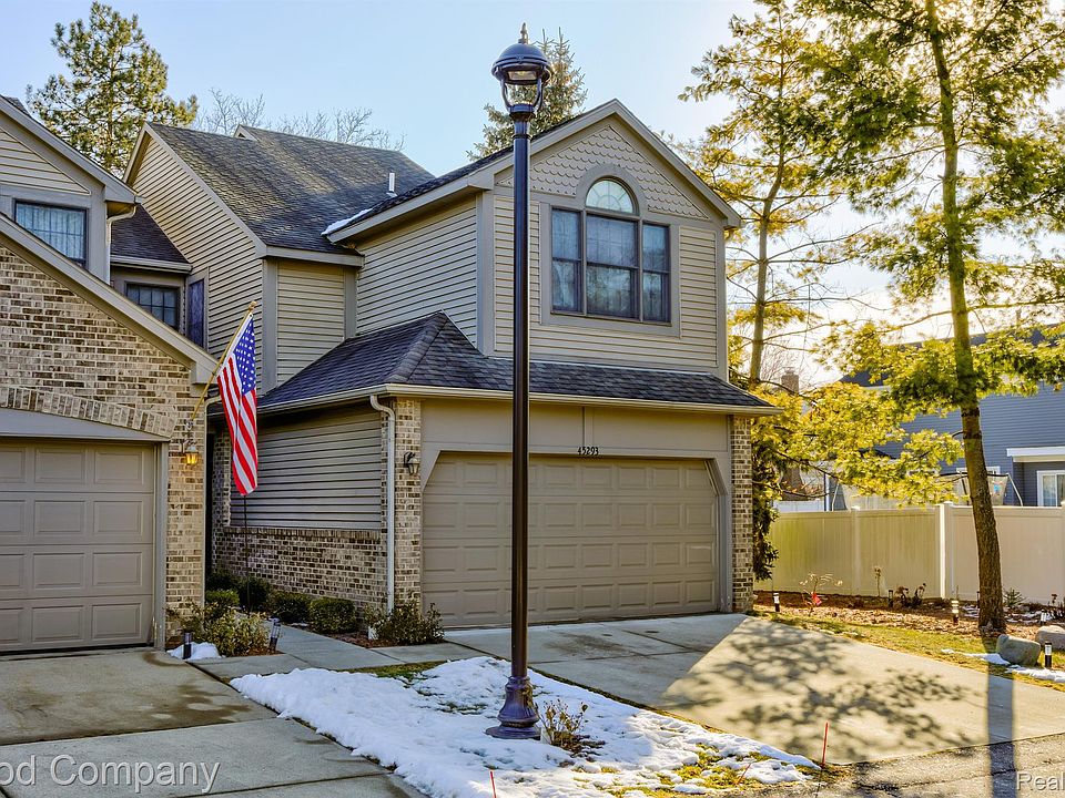 1st image of 45293 Horseshoe Cir