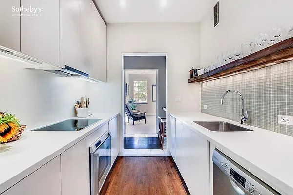 Rented by Sotheby's International Realty | media 32