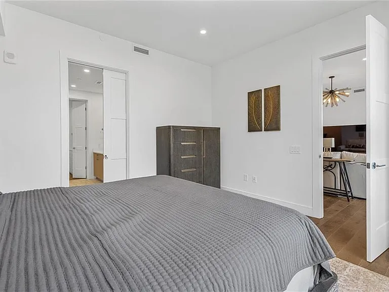 2425 Peachtree Rd NE #503 — Photo 16
