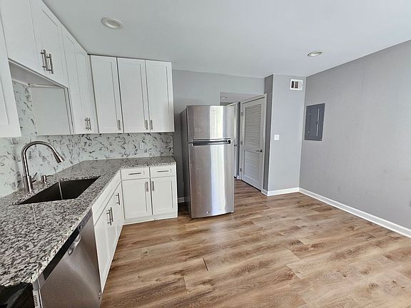 5th image of 3781 Martin Luther King Jr Dr SW APT P8