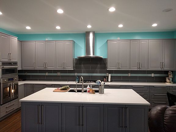 5th image of 2710 Tulip Ln