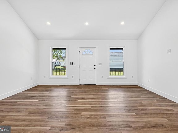5th image of 551 Park Rd