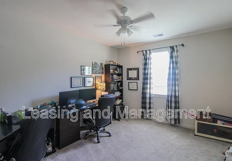2352 Lantern St — Photo 27
