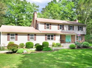 233 Carriage Dr, Southbury, CT 06488