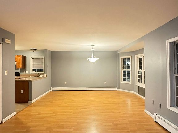 4th image of 35 Fairview Ave Floor 2