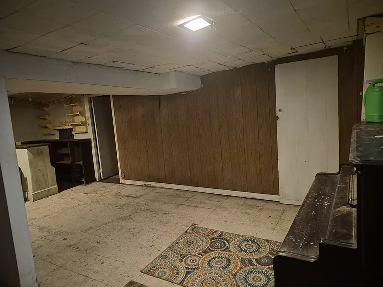 1540 Maple Rd — Photo 14