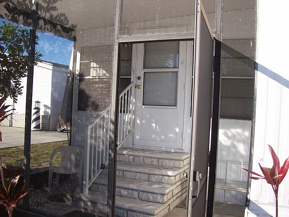 5th image of 106 E Saint Annes Cir