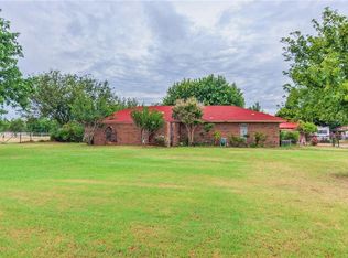 103 Wolf Ln, Tuttle, OK 73089
