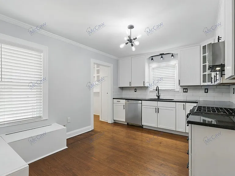 2516 Primrose Ave — Photo 5