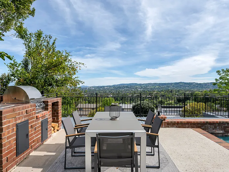 5952 Woodland View Dr — Photo 18