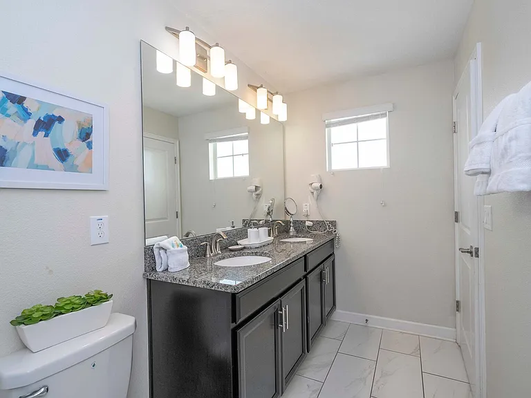 Kings Castle Cir — Photo 44