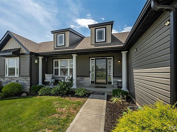 5th image of 132 Hayfield Dr