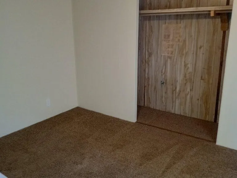 134 Grace Park — Photo 4
