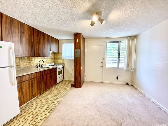 4th image of 1036 Green St APT 204