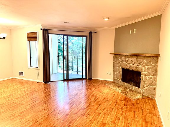2nd image of 12700 NE 116th St #L-31