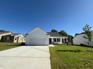 91 Oakfield Trace Dr, Four Oaks, NC 27524