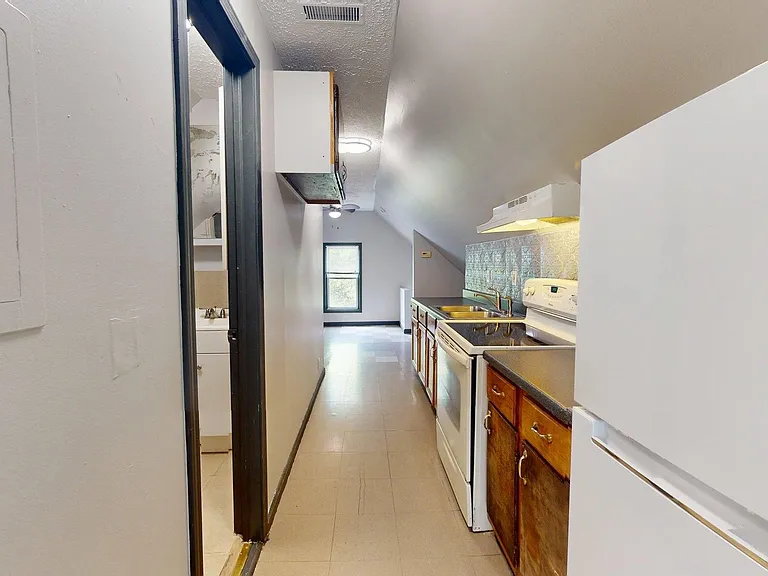 3334 W 82nd St — Photo 26
