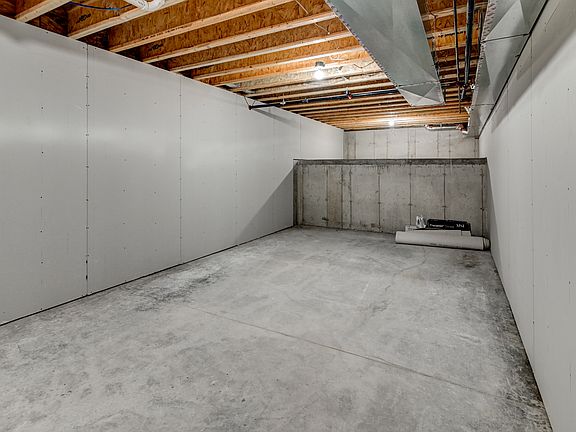 3rd image of 4877 Lacy Rd #4877