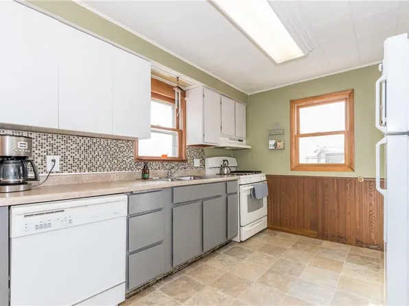 341 E Lally St, Des Moines, IA 50315
