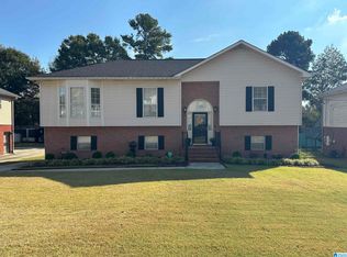 532 Flint Parc Cir, Bessemer, AL 35022