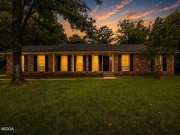 4th image of 1484 Forest Hill Rd