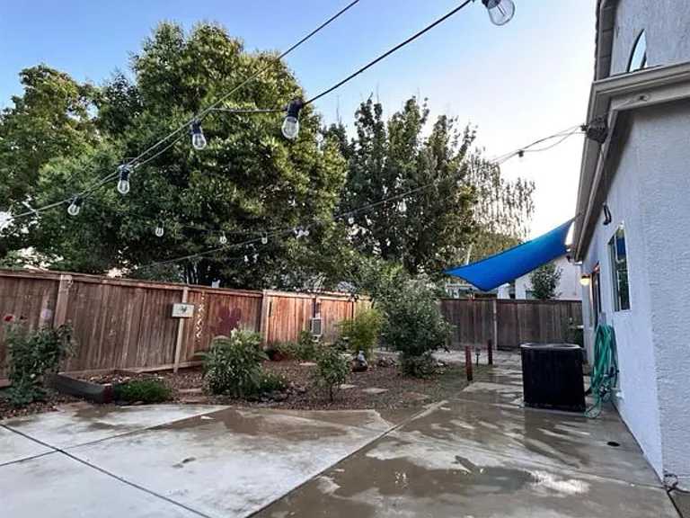 9441 Lakewind Ln — Photo 15