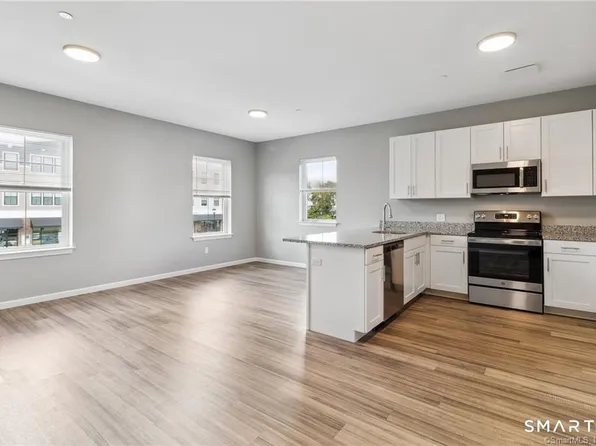 10 Steele Blvd, Berlin, CT
