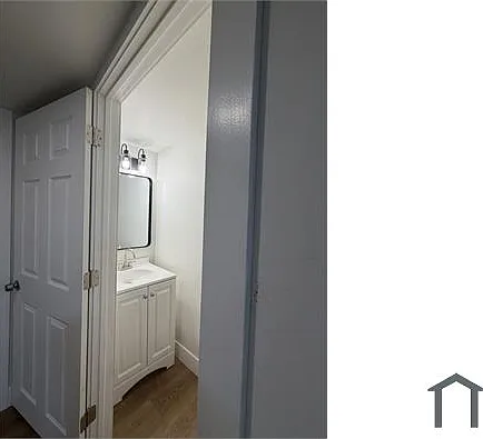 2535 S 75th St — Photo 9