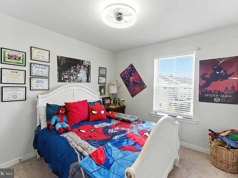 406 Honeyberry Ln — Photo 31