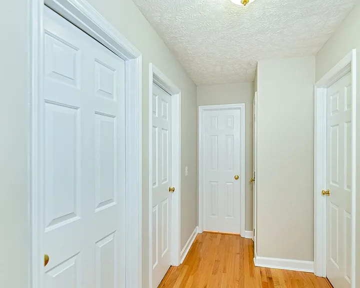 10 Hampshire Ln — Photo 25