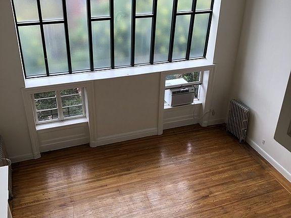 4th image of 20 W 10th St APT 4FW