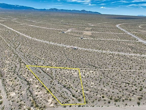 3rd image of 4591 Saguaro Ln