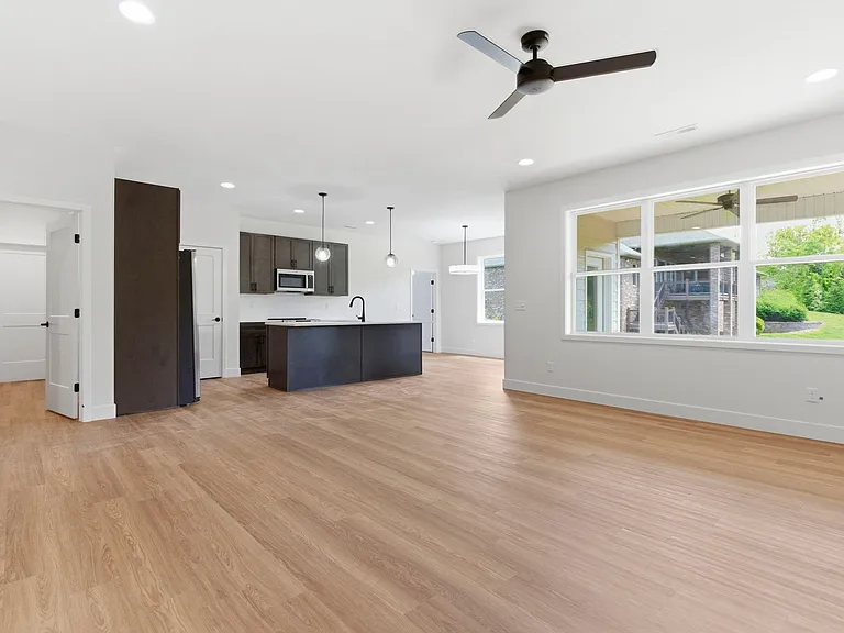 4423 S Reed Ave — Photo 32