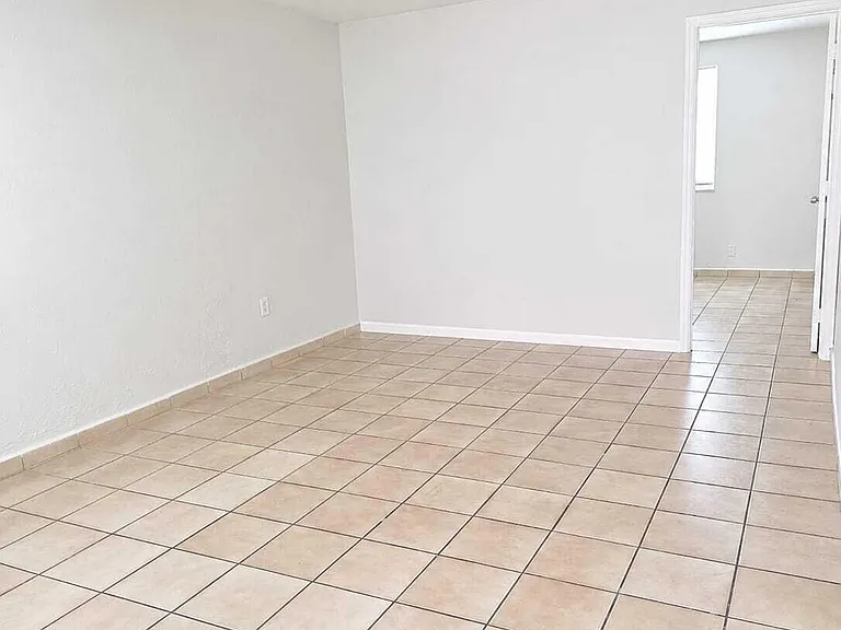 4655 Palm Ave #205 — Photo 6