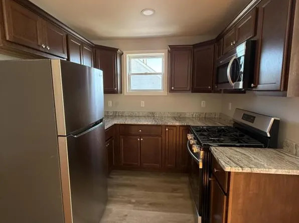 225 Davis St, Fall River, MA 02720